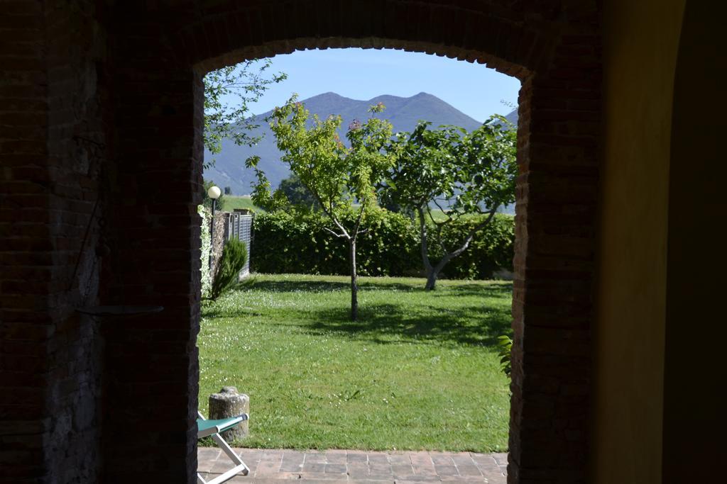 B&B Glicine E Luna Cascina Buitenkant foto