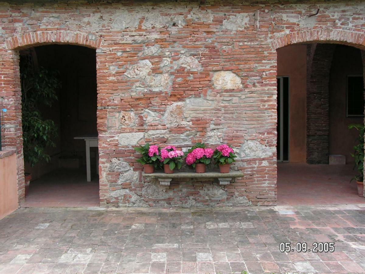 B&B Glicine E Luna Cascina Buitenkant foto